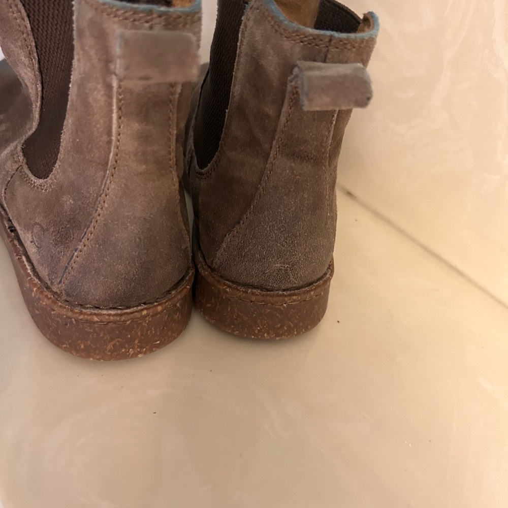 Born women’s Taupe Suede Chelsea Boots - Picture 6 of 6